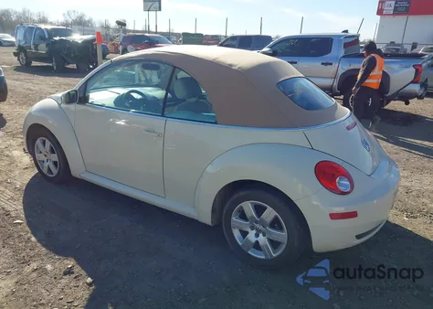 2007 Volkswagen New Beetle 2.5 z USA, uszkodzony, nr VIN 3VWRF31Y37M401834